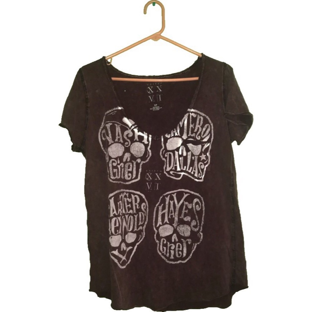 MAROON T-SHIRT